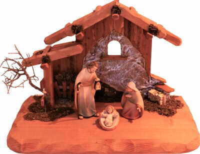 Krippenset Familienstal mitl Licht-Figuren 12cm